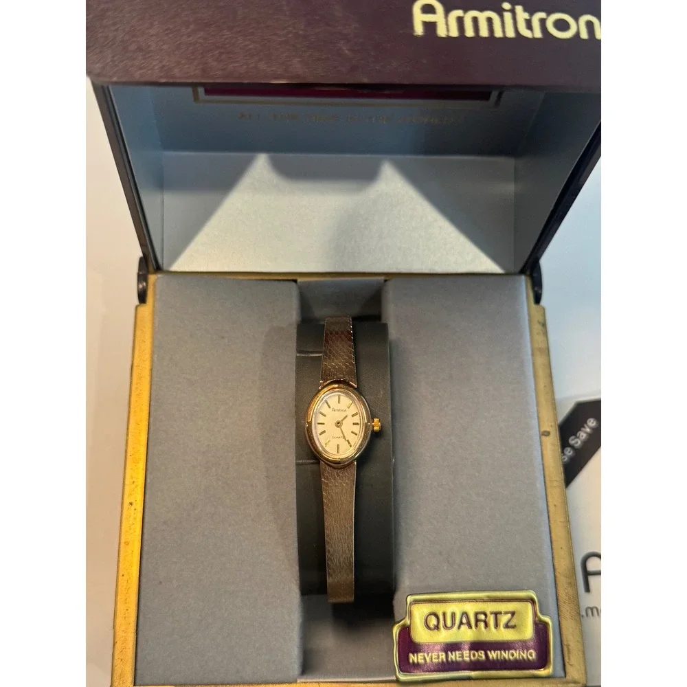 Armitron Vintage Womens Quartz Watch Gold Tone Oval Face Mesh Band 25/4008 2FA20